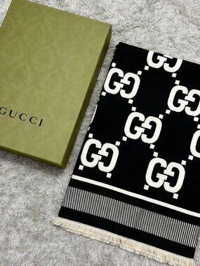 Gucci Reversible Jumbo GG Jacquard Scarf